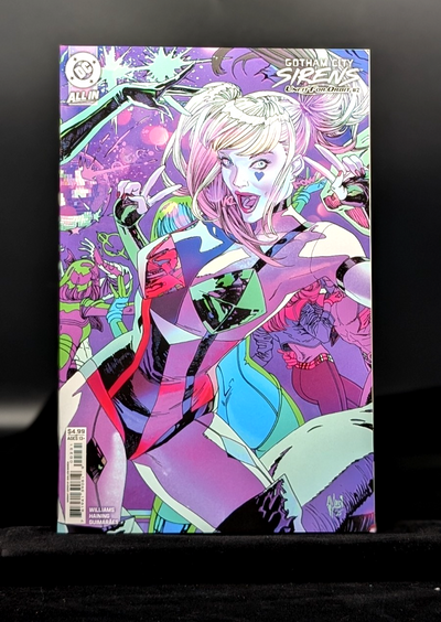 Gotham City Sirens: Unfit for Orbit #2C Guillem March Connecting Variant