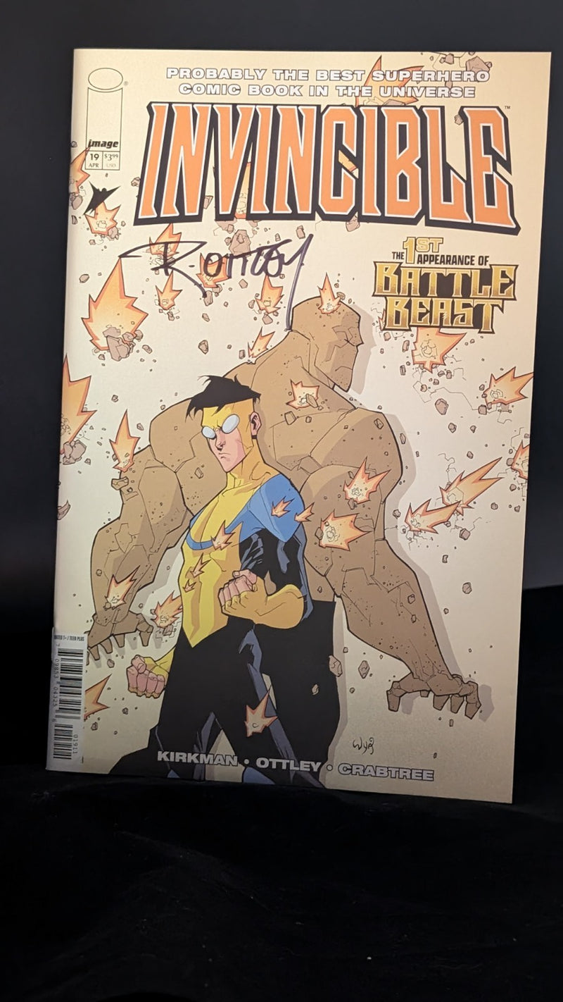 Invincible #19N Signed Ryan Ottley Battle Beast Blind Bag Foil Reprint!!